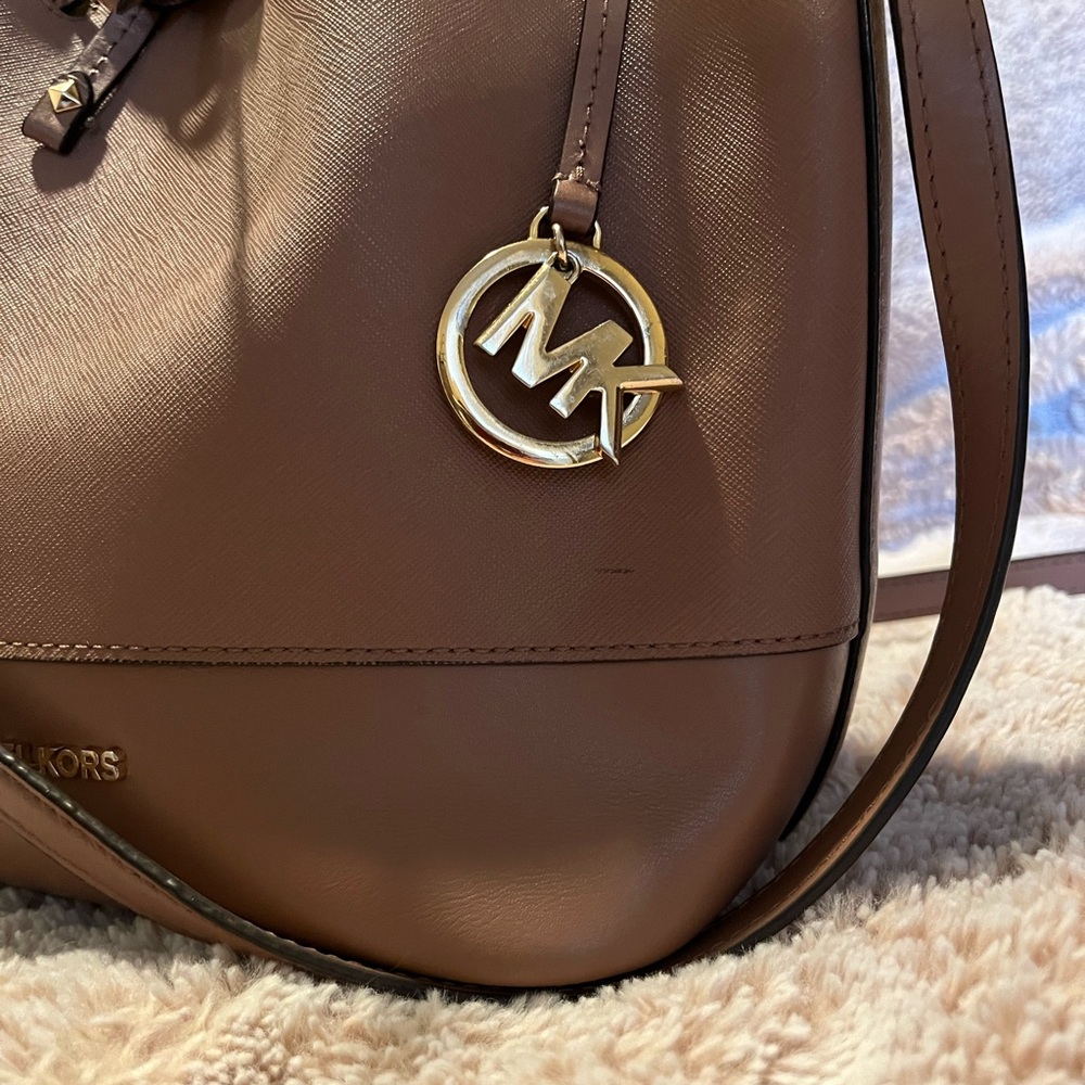 Michael Kors Tan Leather Shoulder Bag - Picture 4 of 9